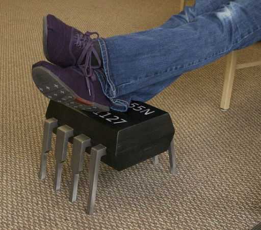Скамеечка для ног - Footstool